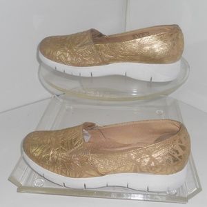 WALRUS GOLD LEATHER WEDGE HEEL SHOES SIZE 6.5 M